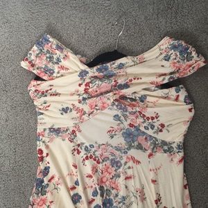Beautiful EUC ASOS maternity dress